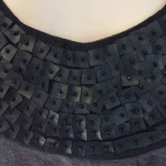 Flats & Heels pullover knit top with beaded neck - Picture 3 of 5